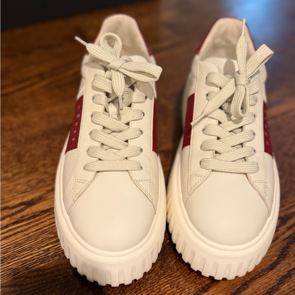 Hogan Cream Sneakers with Burgundy Panels - Picture 3 of 4